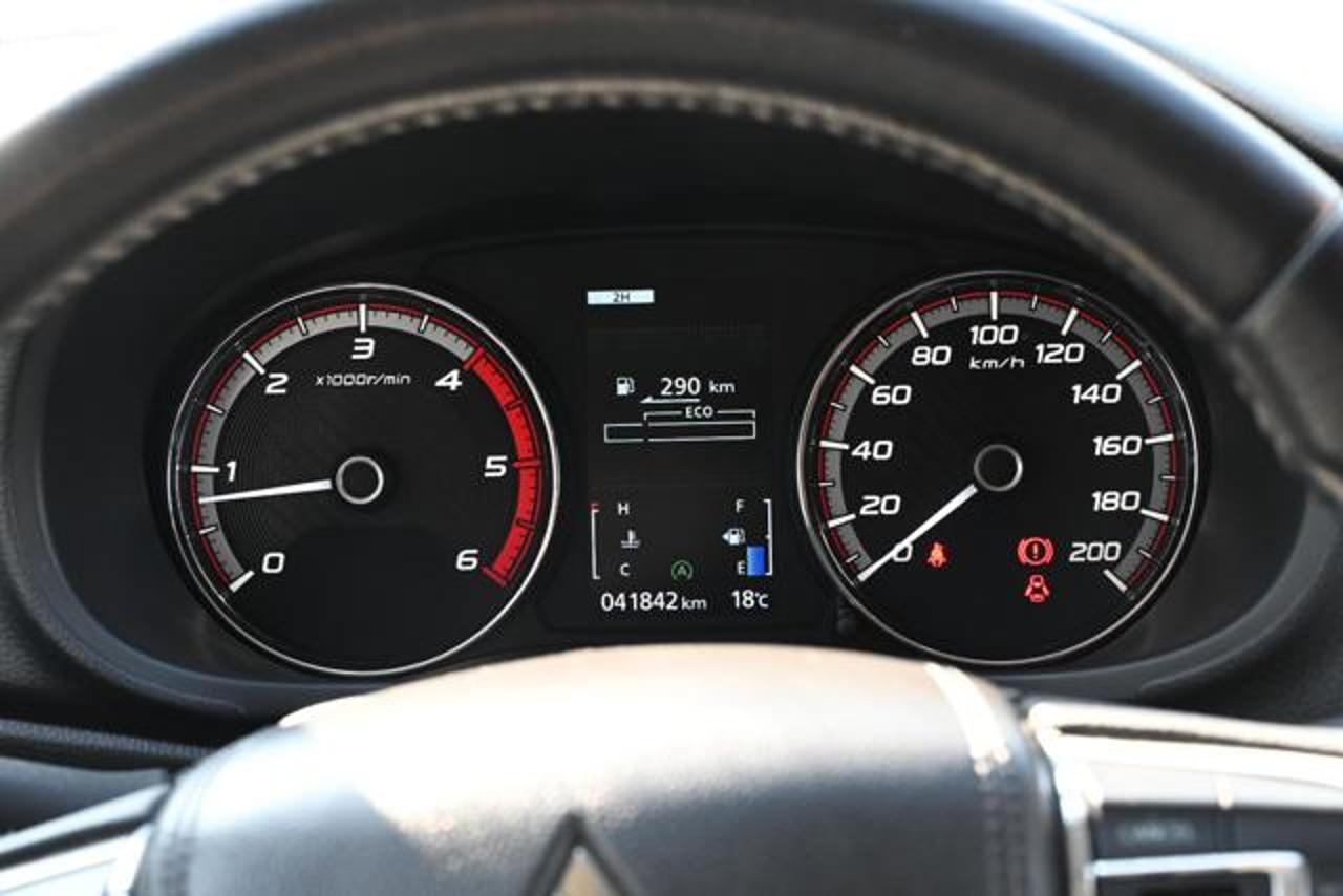Mitsubishi Mitsubishi L200 usata, con fendinebbia