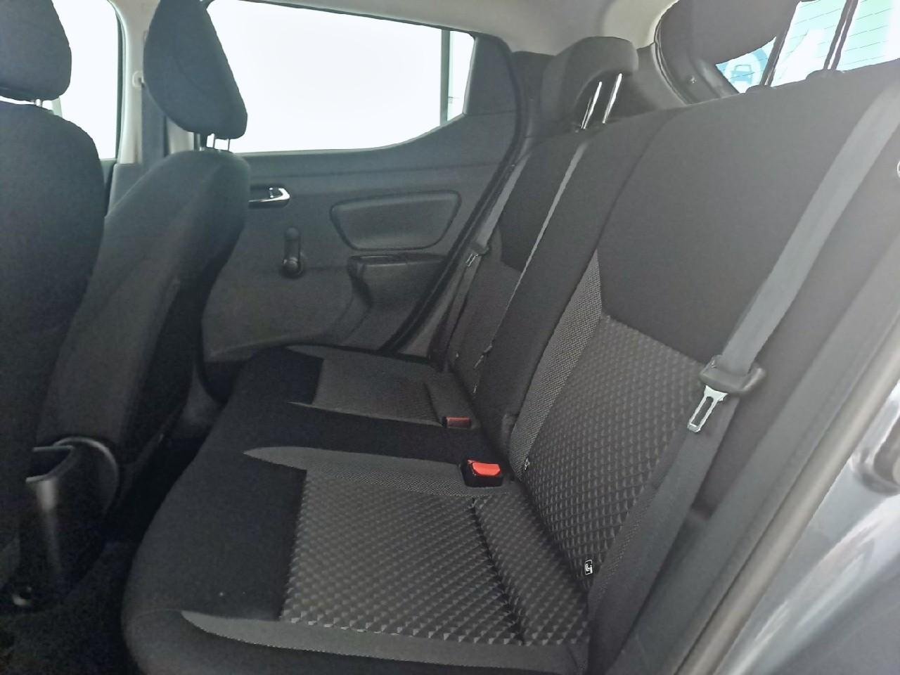 Nissan Nissan Micra usata, con 2 poggiatesta sedili ant. e sedili post. , con reg. in altezza