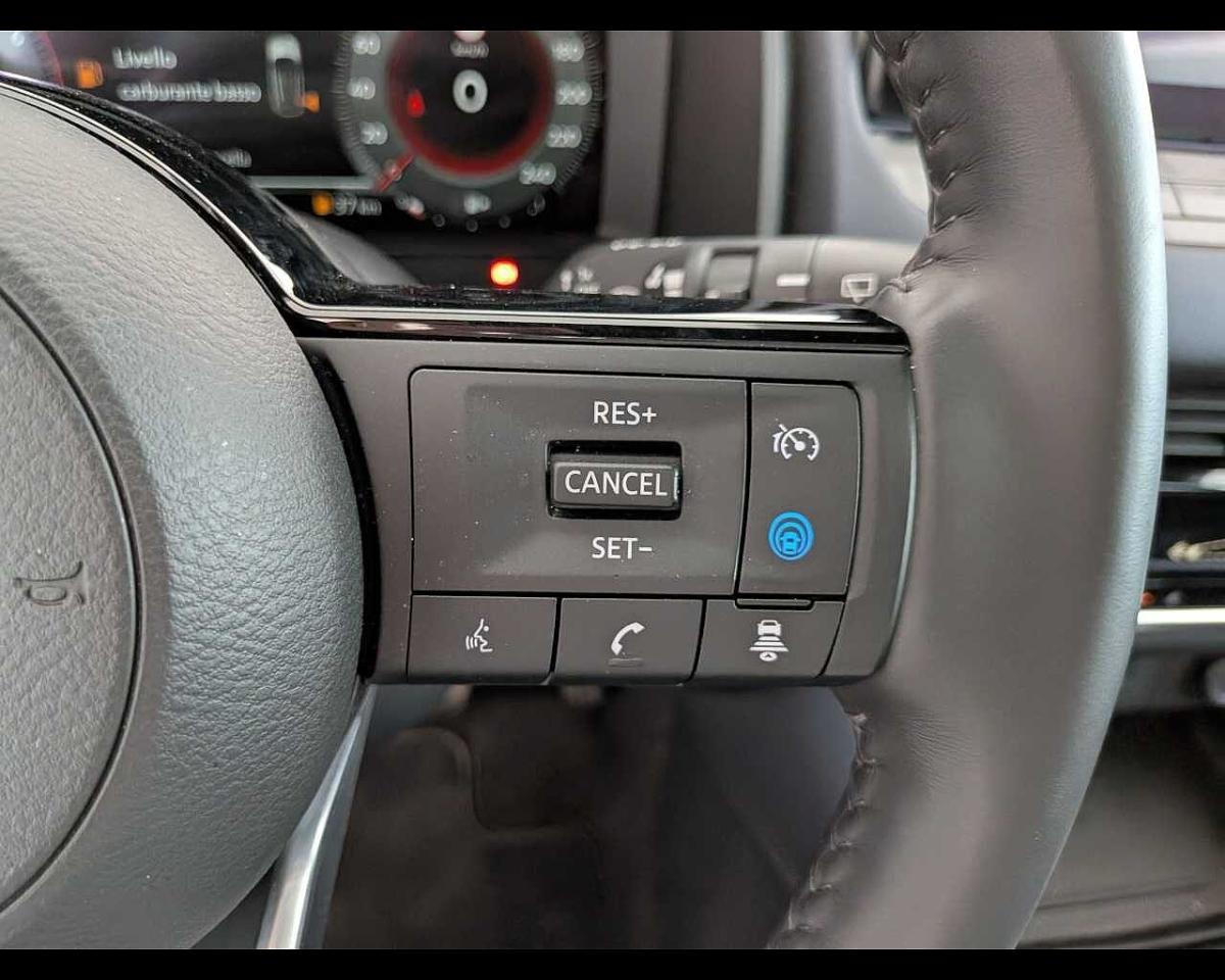 Nissan Nissan Qashqai usata, con assistente di corsia