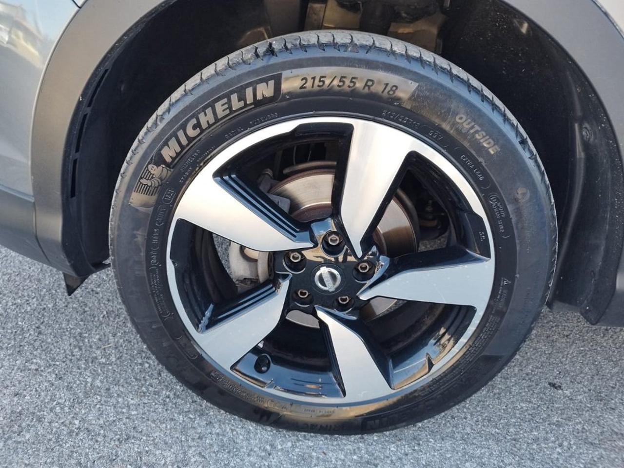 Nissan Nissan Qashqai usata, con fendinebbia