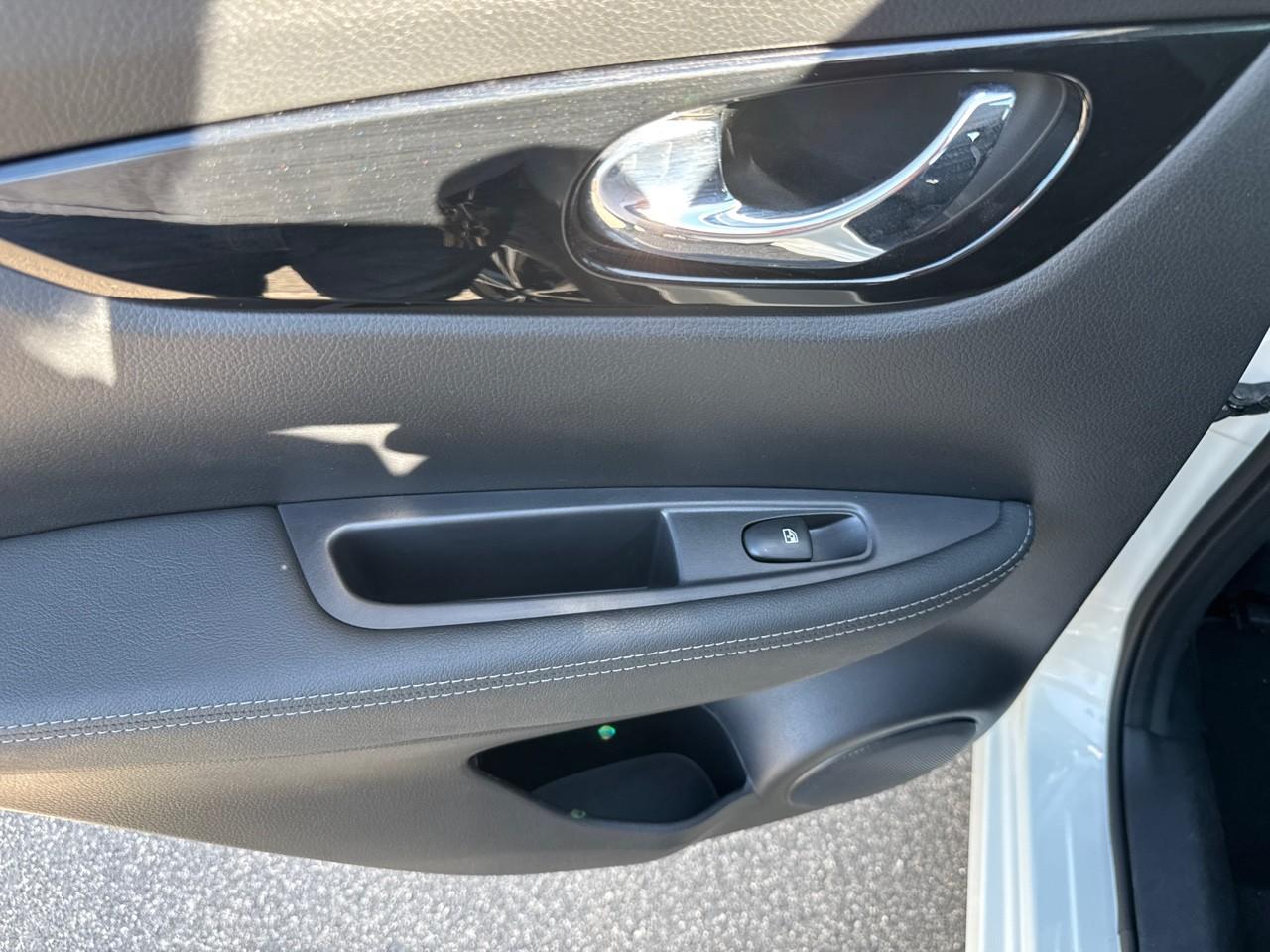 Nissan Nissan Qashqai usata, con alzacristalli elettrici anteriori e posteriori , numero ad impulso 2