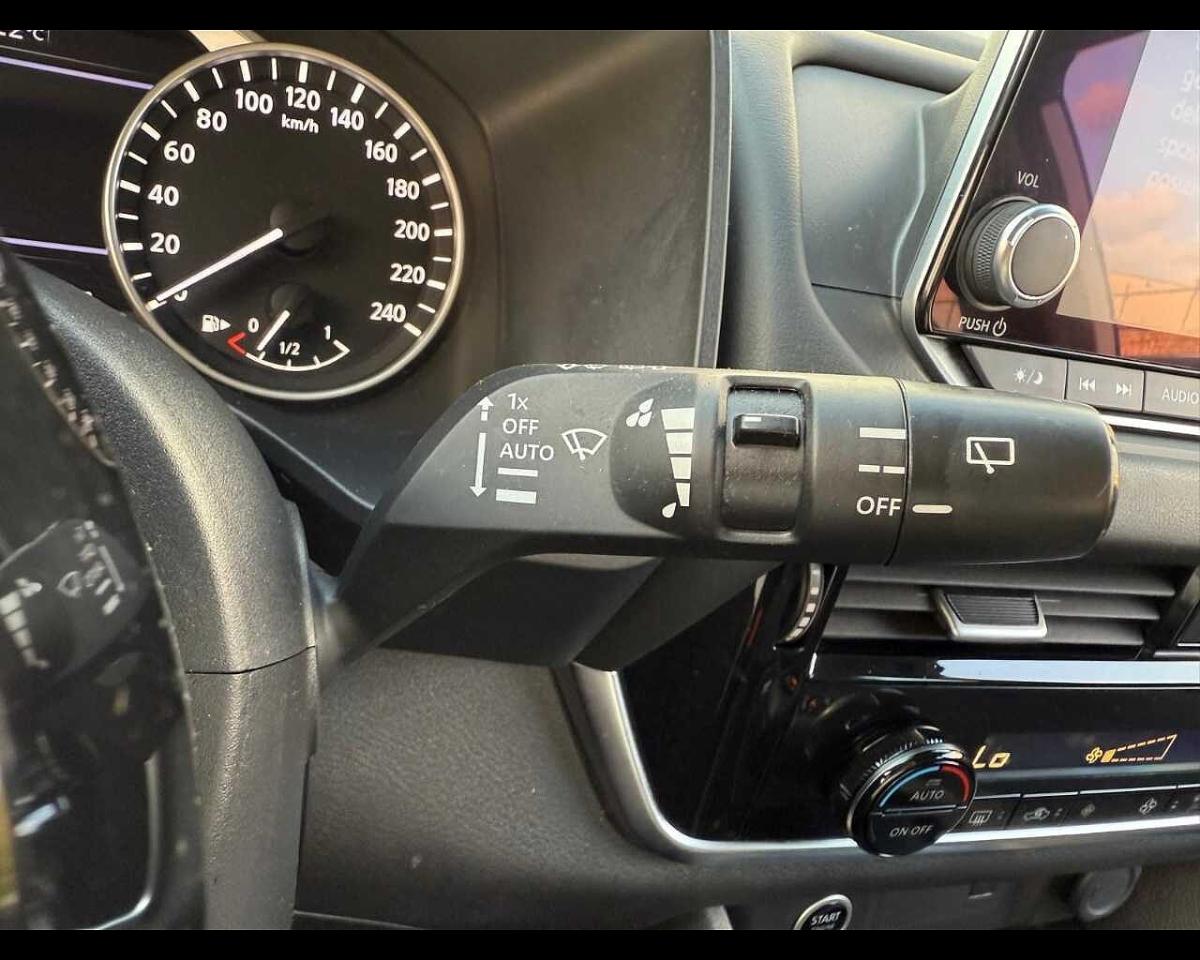 Nissan Nissan Qashqai usata, con assistente di corsia