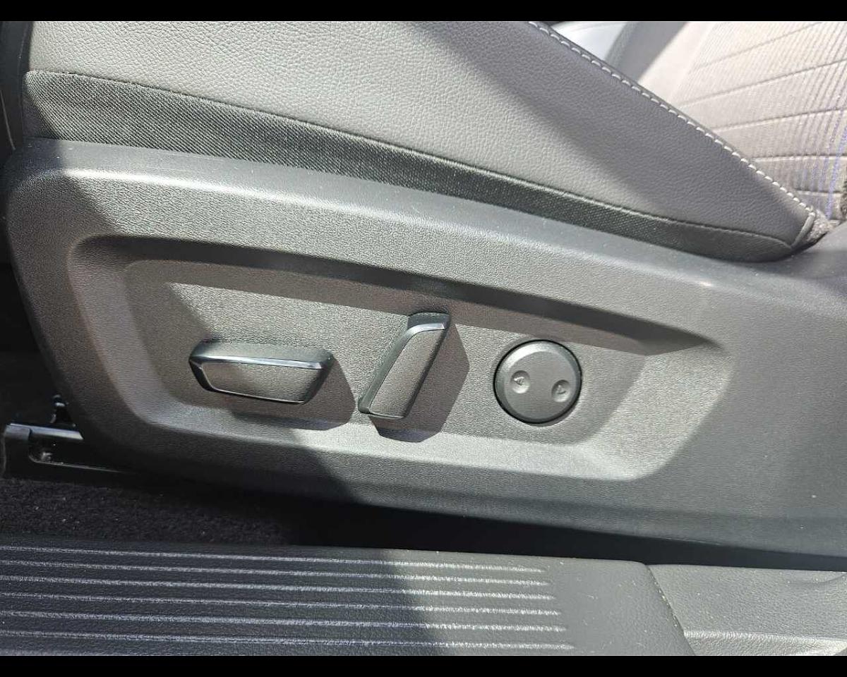 Nissan Nissan Qashqai usata, con 6x Airbag (fontali + laterali + testa)