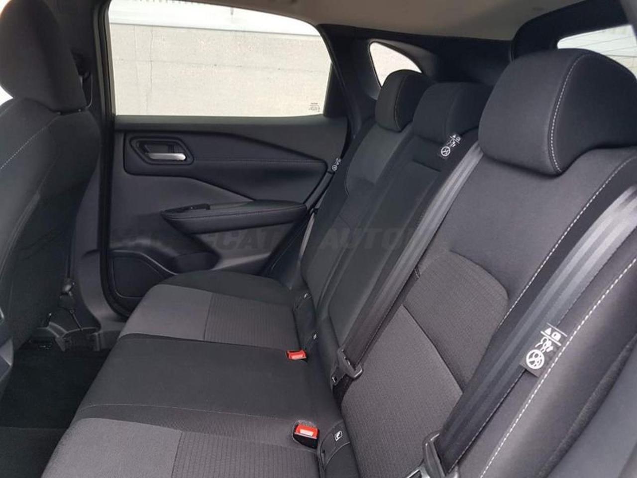 Nissan Nissan Qashqai usata, con navigatore