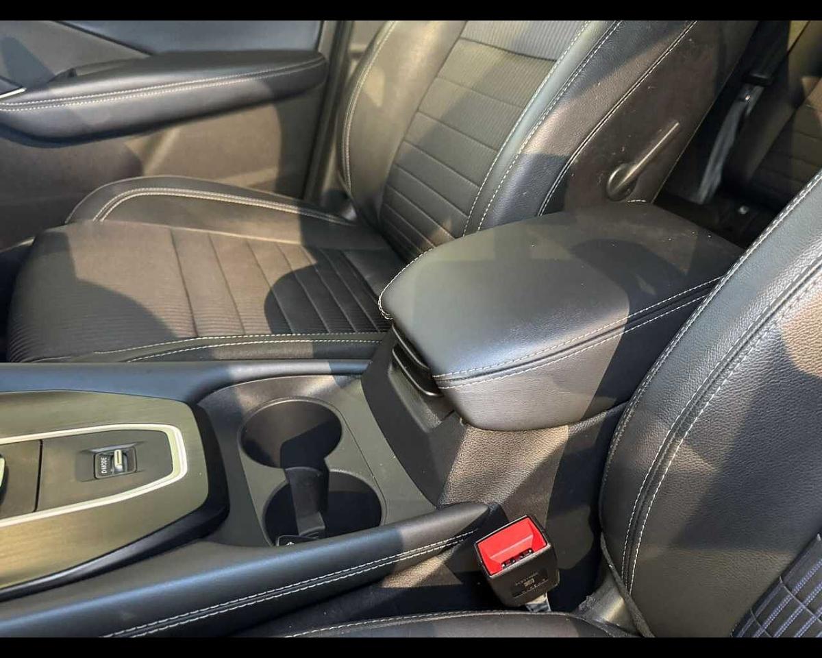 Nissan Nissan Qashqai usata, con assistente di corsia