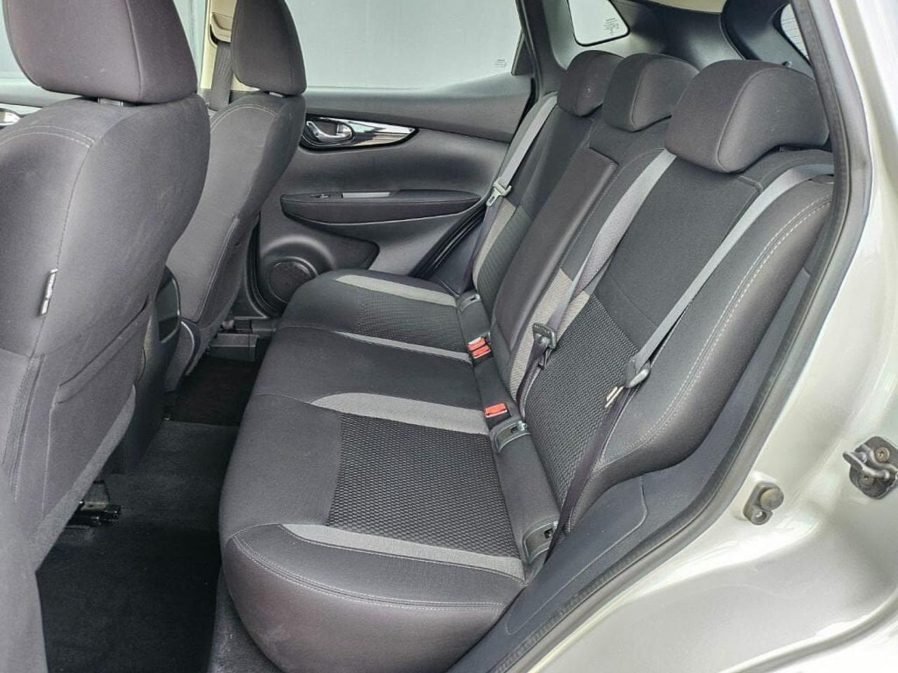 Nissan Nissan Qashqai usata, con antenna satellitare