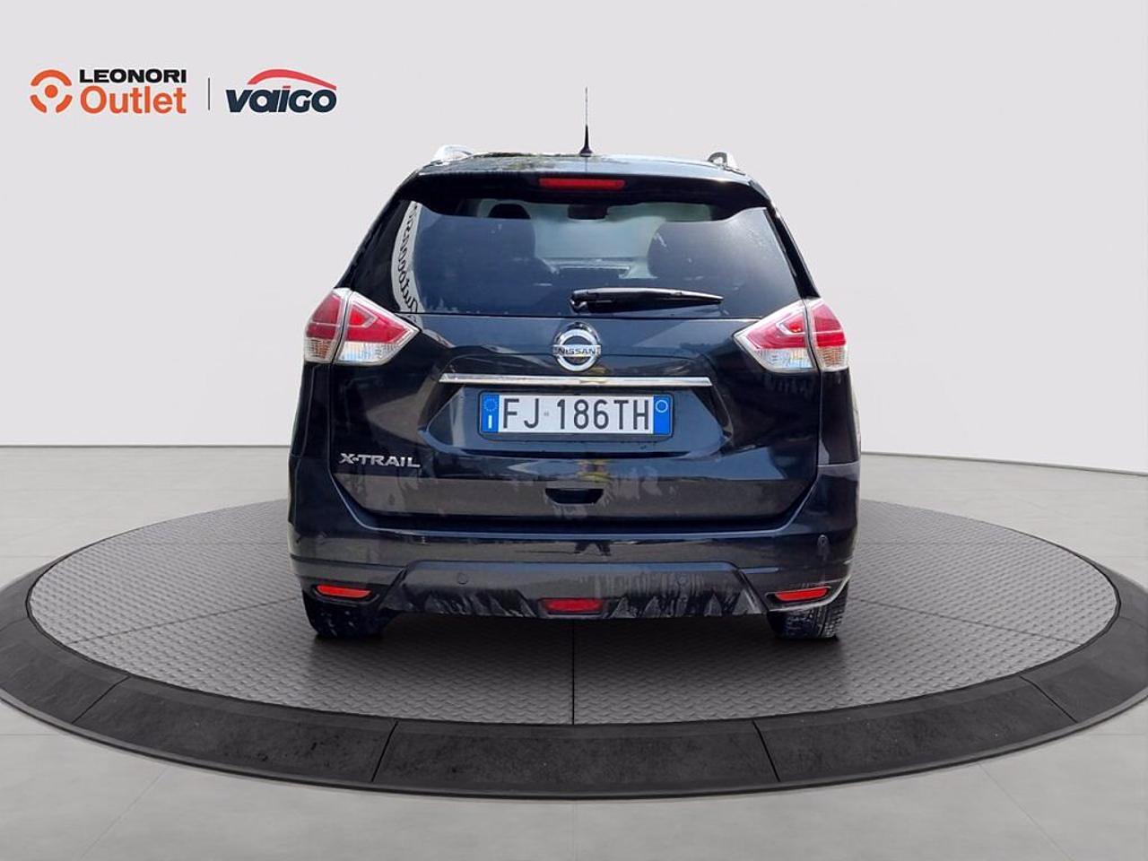 Nissan Nissan X-Trail usata, con barre longitudinali sul tetto