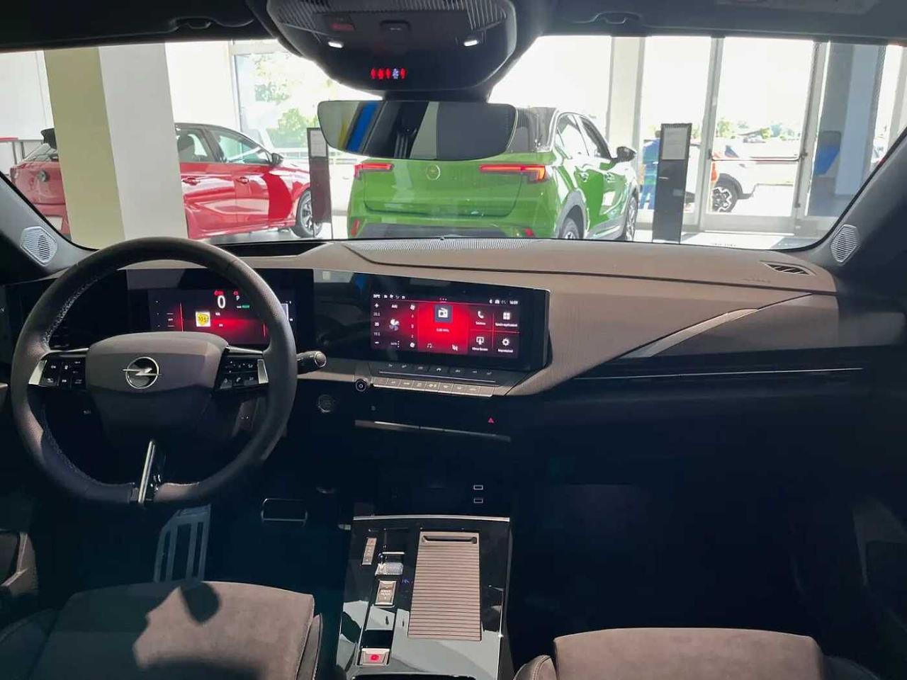 Opel Opel Astra usata, con bracciolo porta oggetti