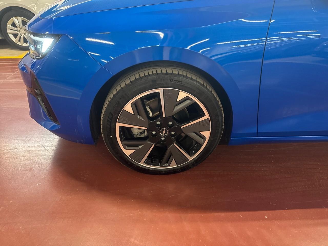 Opel Opel Astra usata, con 4 freni a disco con 2 dischi ventilati