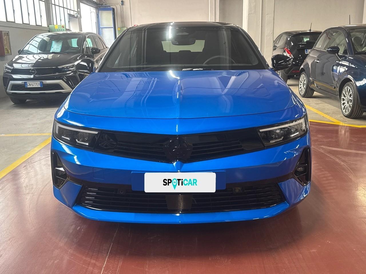 Opel Opel Astra usata, con assistenza al parcheggio posteriore e con monitor