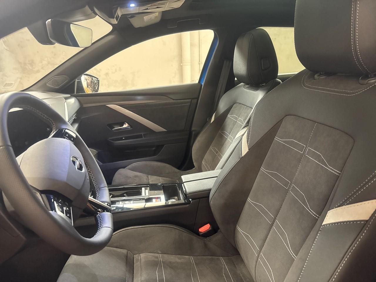 Opel Opel Astra usata, con cinture sicurezza post. conducente con pretensionatori, cinture sicurezza post. passeggero con pretensionatori, cinture sicurezza post. centrale a 3 punti