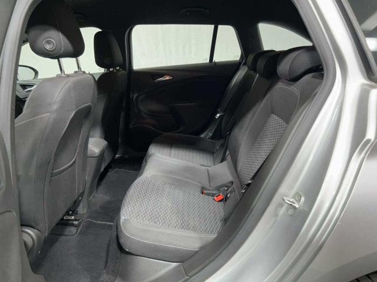 Opel Opel Astra usata, con autoradio