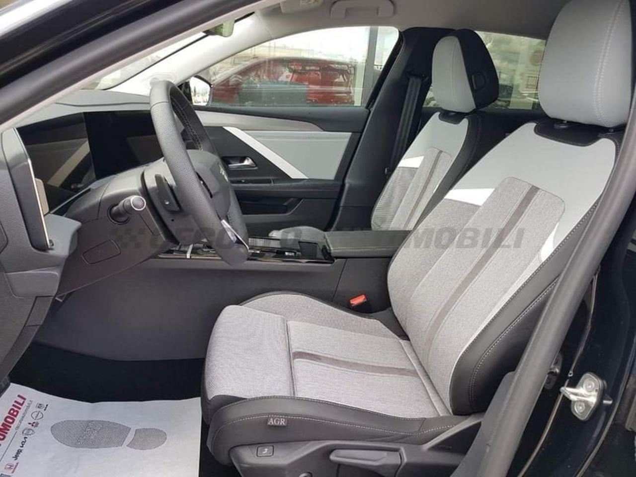 Opel Opel Astra usata, con cerchi in lega