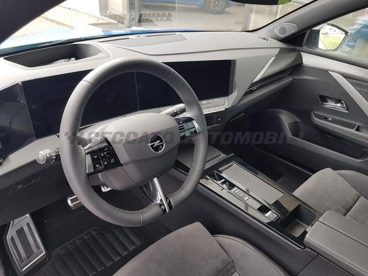 Opel Opel Astra usata, con cerchi in lega