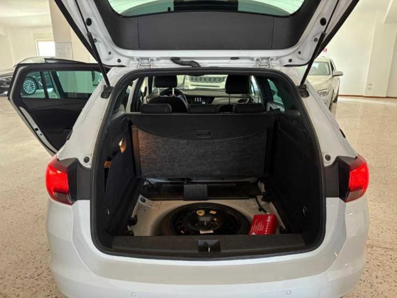 Opel Opel Astra usata, con autoradio