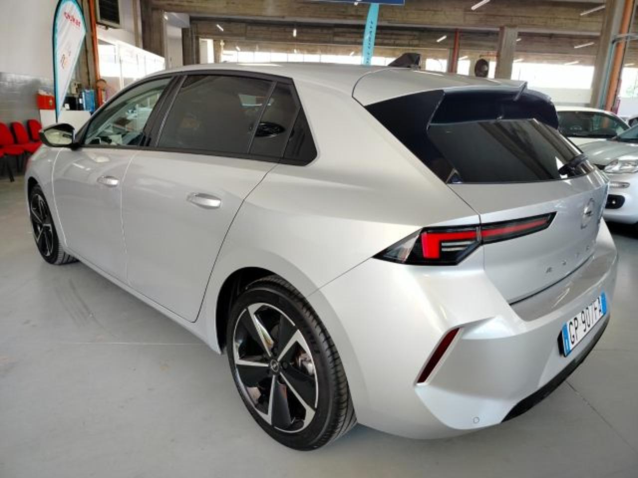 Opel Opel Astra usata, con cerchi in lega