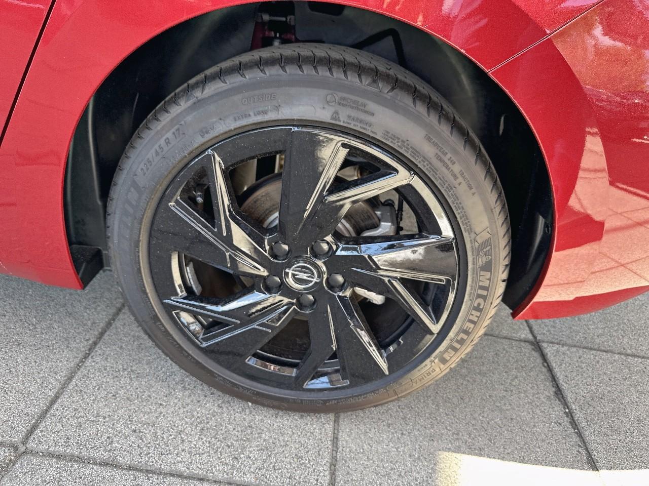 Opel Opel Astra usata, con 4 freni a disco con 2 dischi ventilati