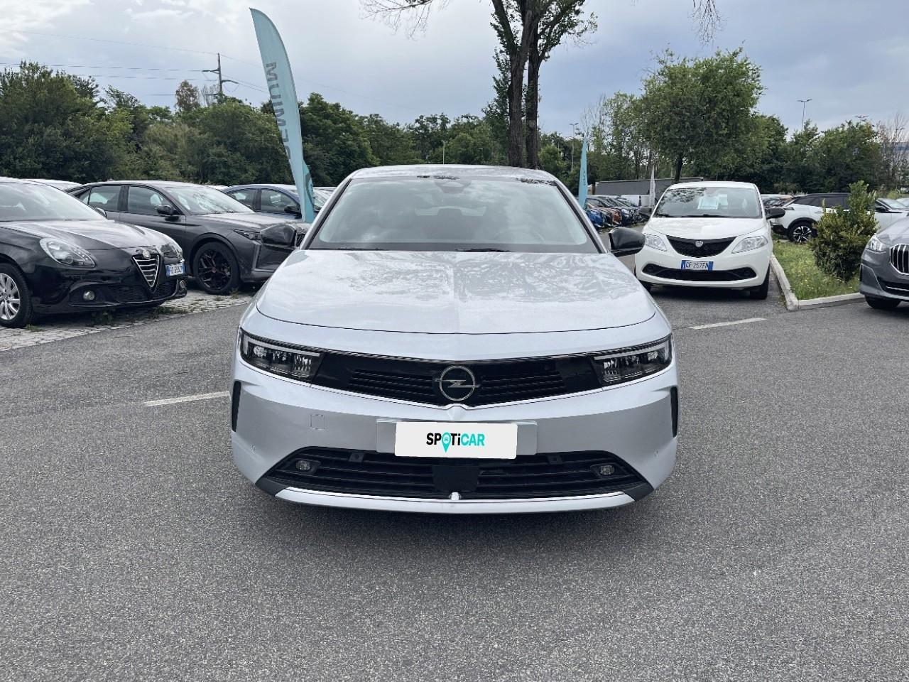 Opel Opel Astra usata, con assistenza al parcheggio posteriore e con monitor