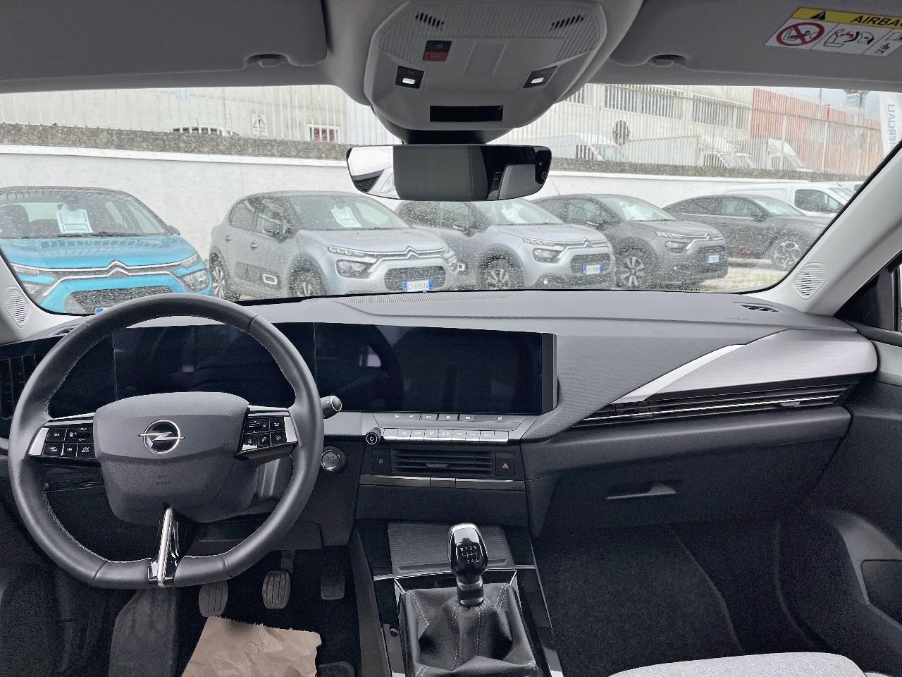 Opel Opel Astra usata, con cinture sicurezza post. conducente con pretensionatori, cinture sicurezza post. passeggero con pretensionatori, cinture sicurezza post. centrale a 3 punti