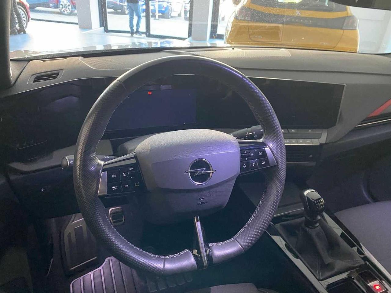 Opel Opel Astra usata, con interno grigio