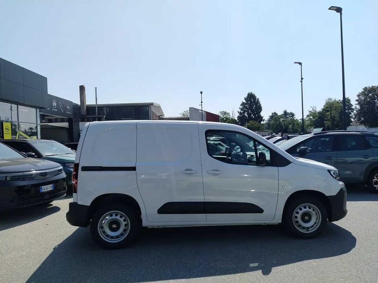 Opel Opel Combo usata, con anelli fermacarico (6 a pavimento)