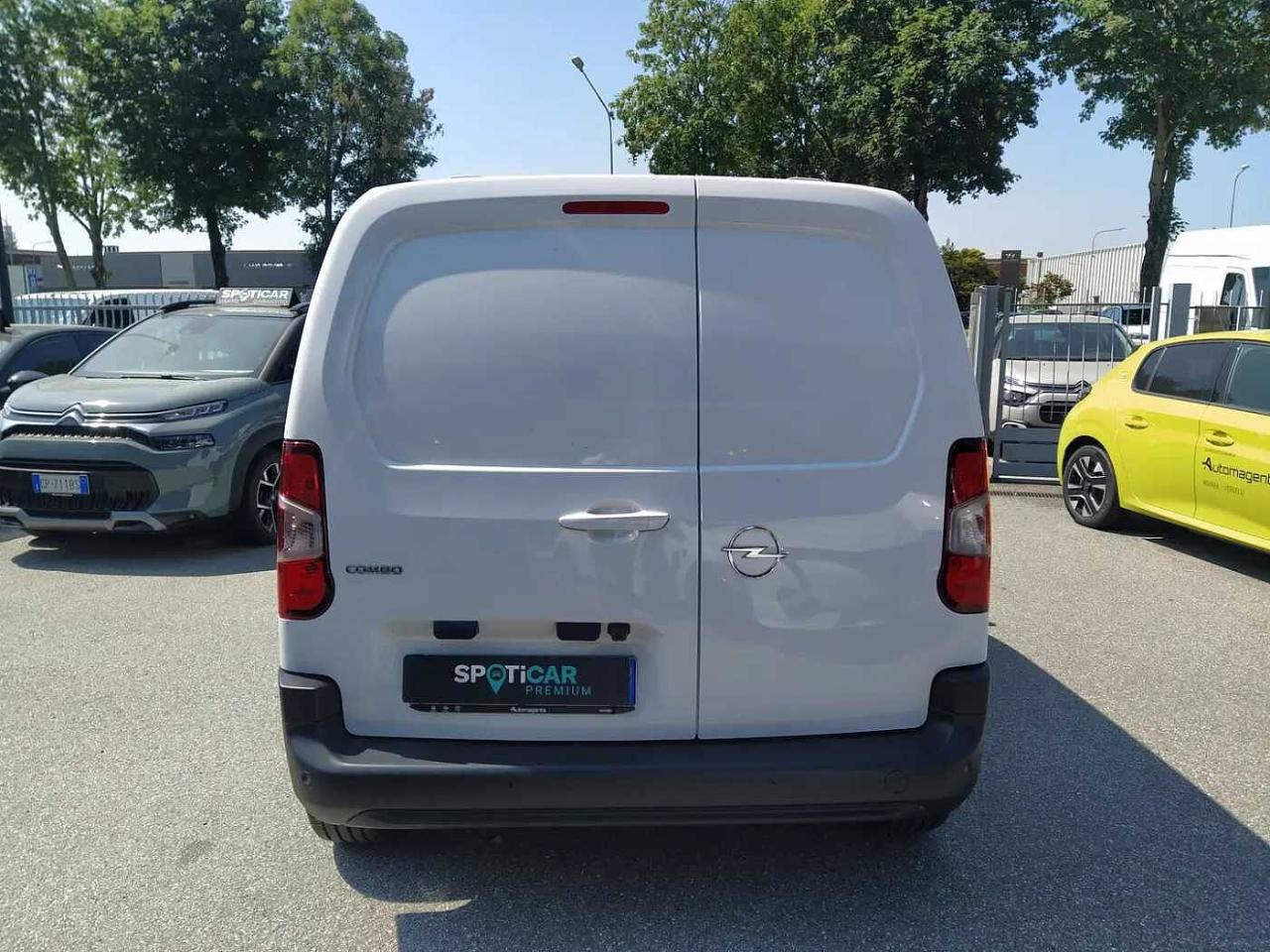 Opel Opel Combo usata, con barre porta tutto