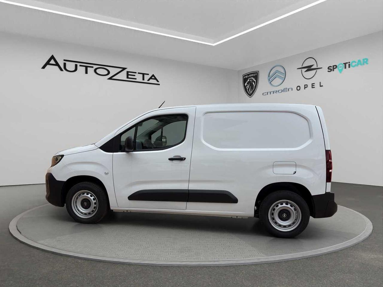 Opel Opel Combo usata, con calotte dei retrovisori nere
