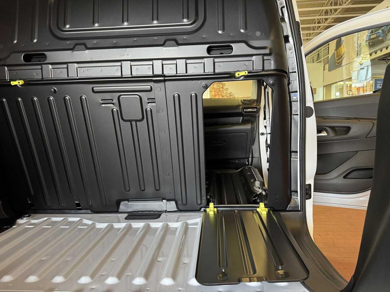 Opel Opel Combo usata, con 4 porte