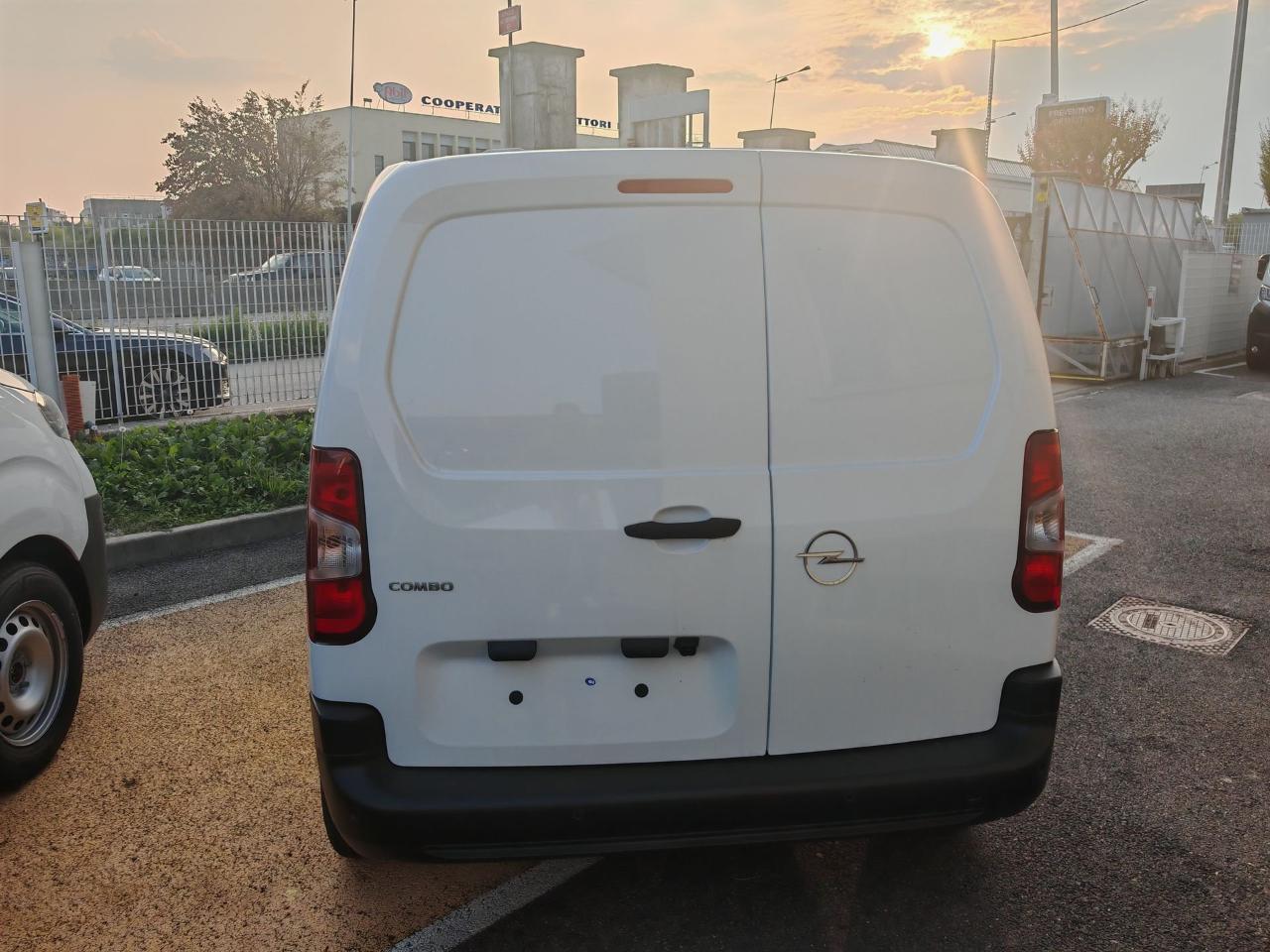 Opel Opel Combo usata 18