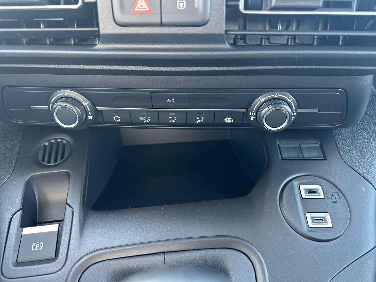 Opel Opel Combo usata, con airbags 1