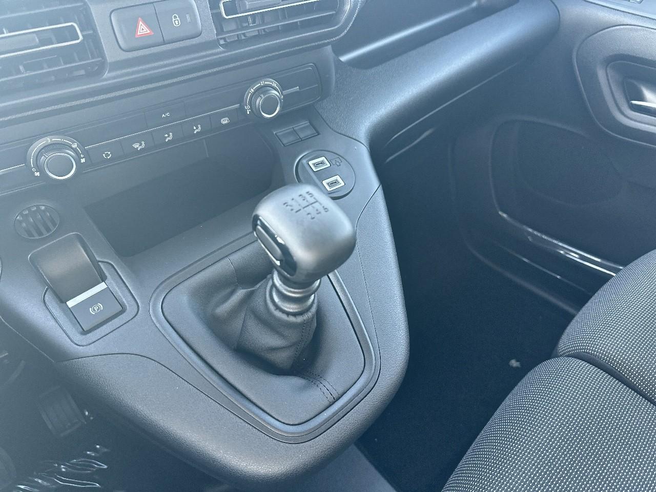 Opel Opel Combo usata, con alzacristalli elettrici anteriori