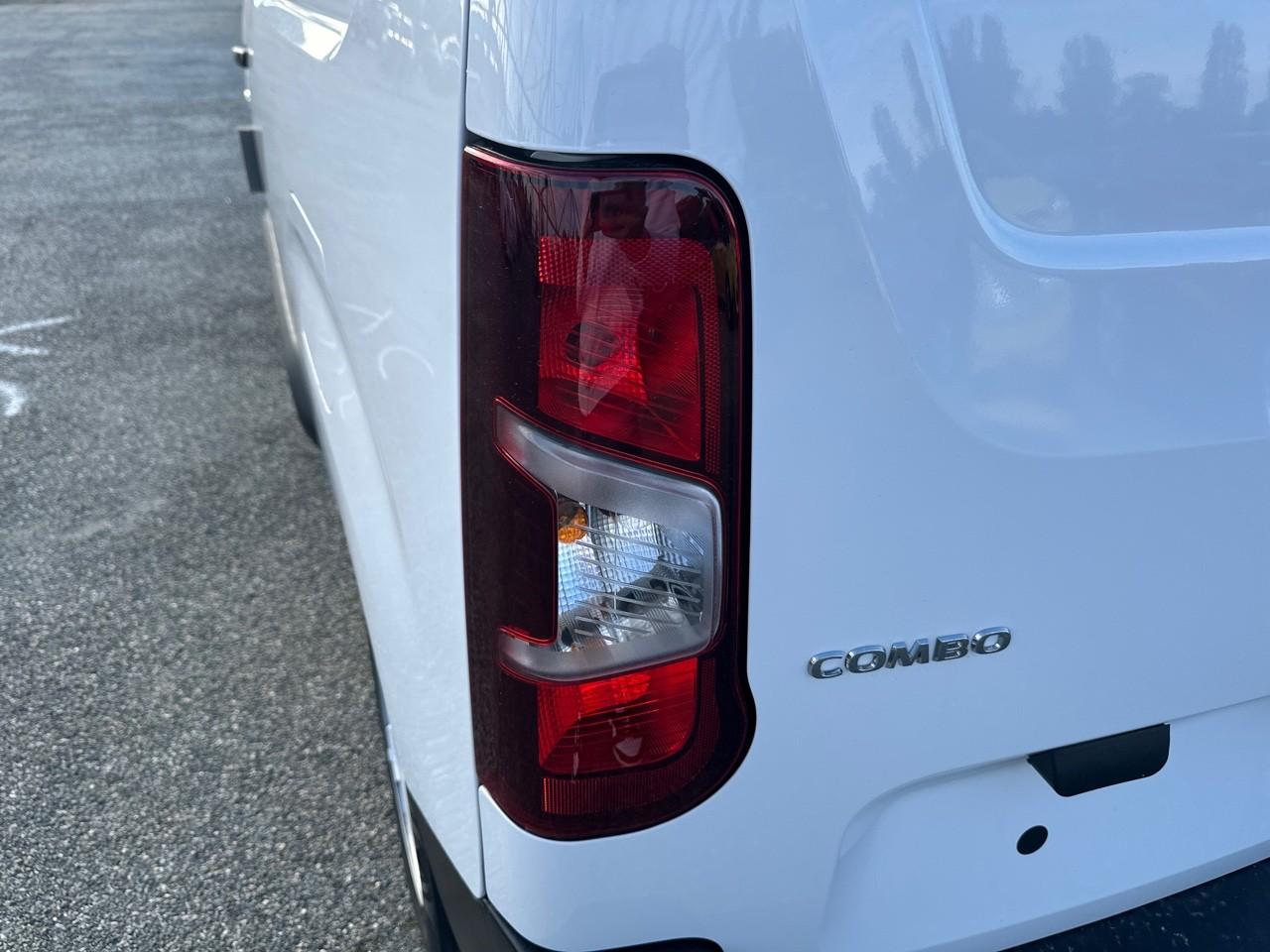 Opel Opel Combo usata, con assistenza alla frenata di emergenza