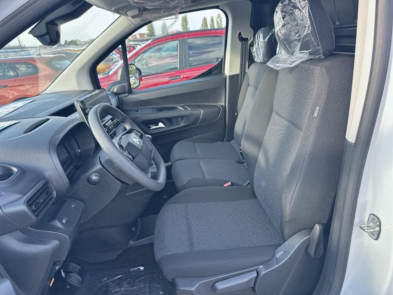 Opel Opel Combo usata, con dispositivi di fissaggio carico con ganci