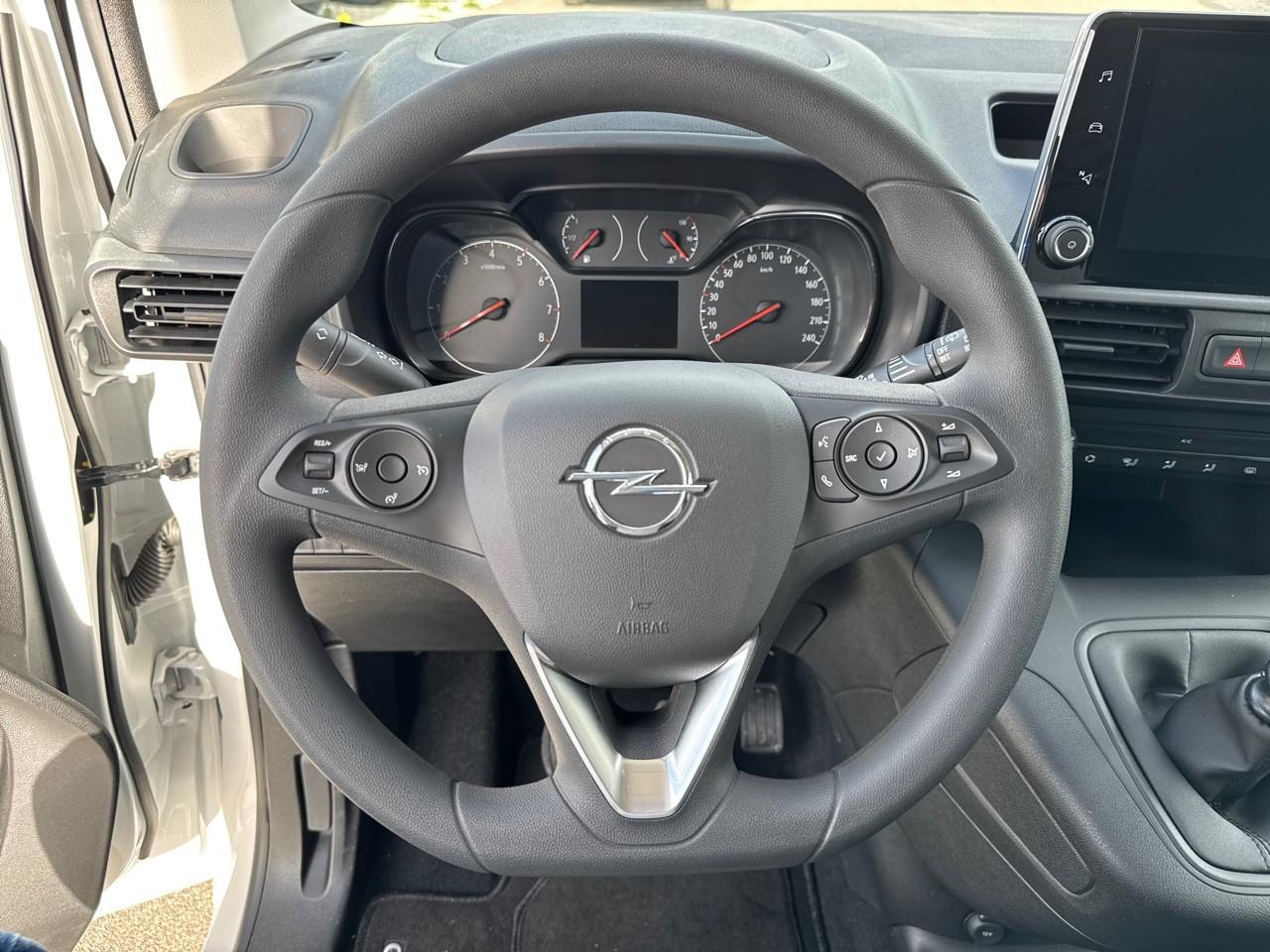 Opel Opel Combo usata, con airbags 1