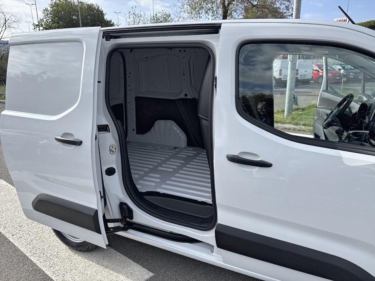 Opel Opel Combo usata, con assale posteriore