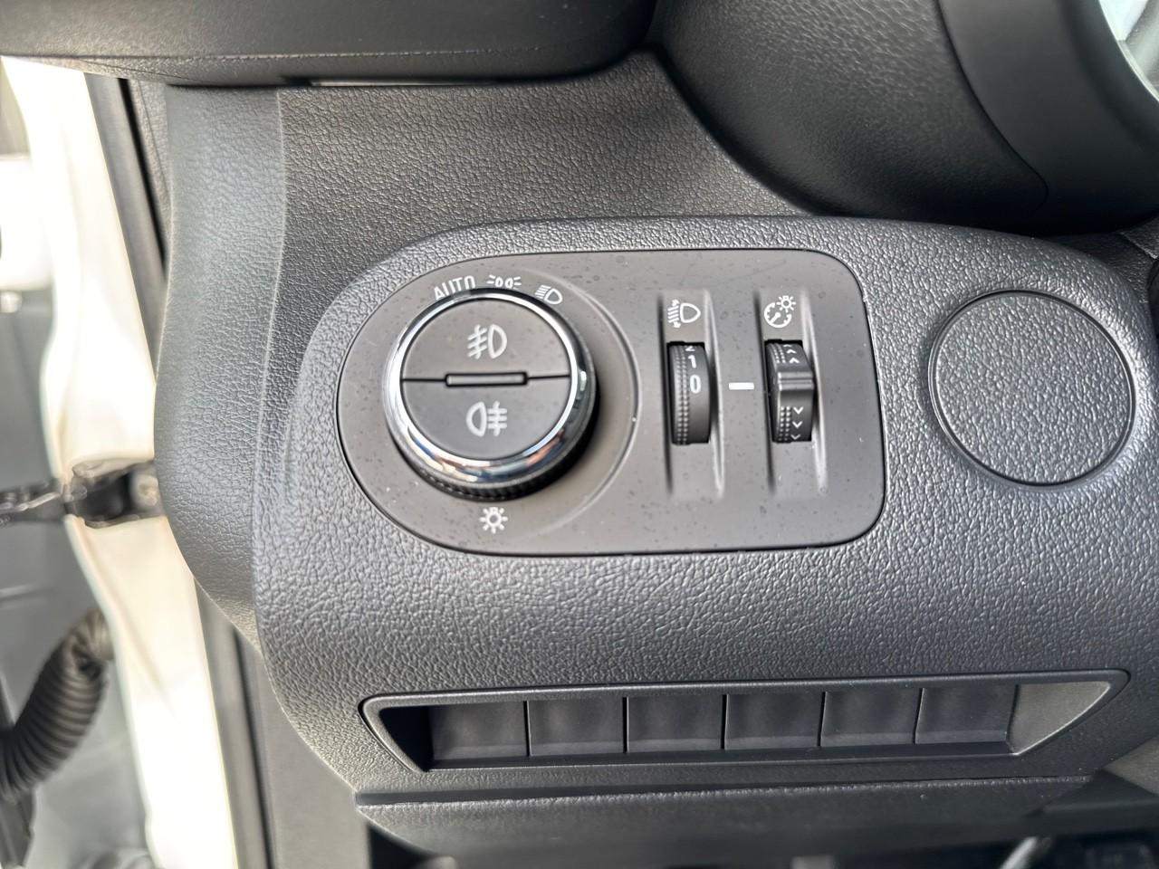 Opel Opel Combo usata, con cinture sicurezza ant. conducente con pretensionatori e reg. in altezza, cinture sicurezza ant. passeggero con pretensionatori e reg. in altezza, cinture sicurezza ant. centrale