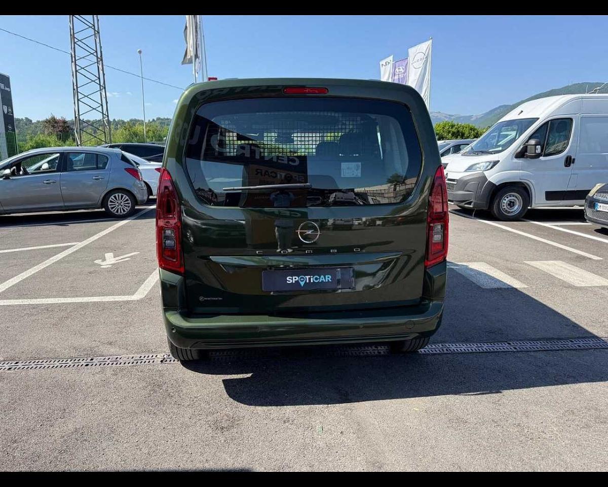 Opel Opel Combo usata, con luci diurne a led