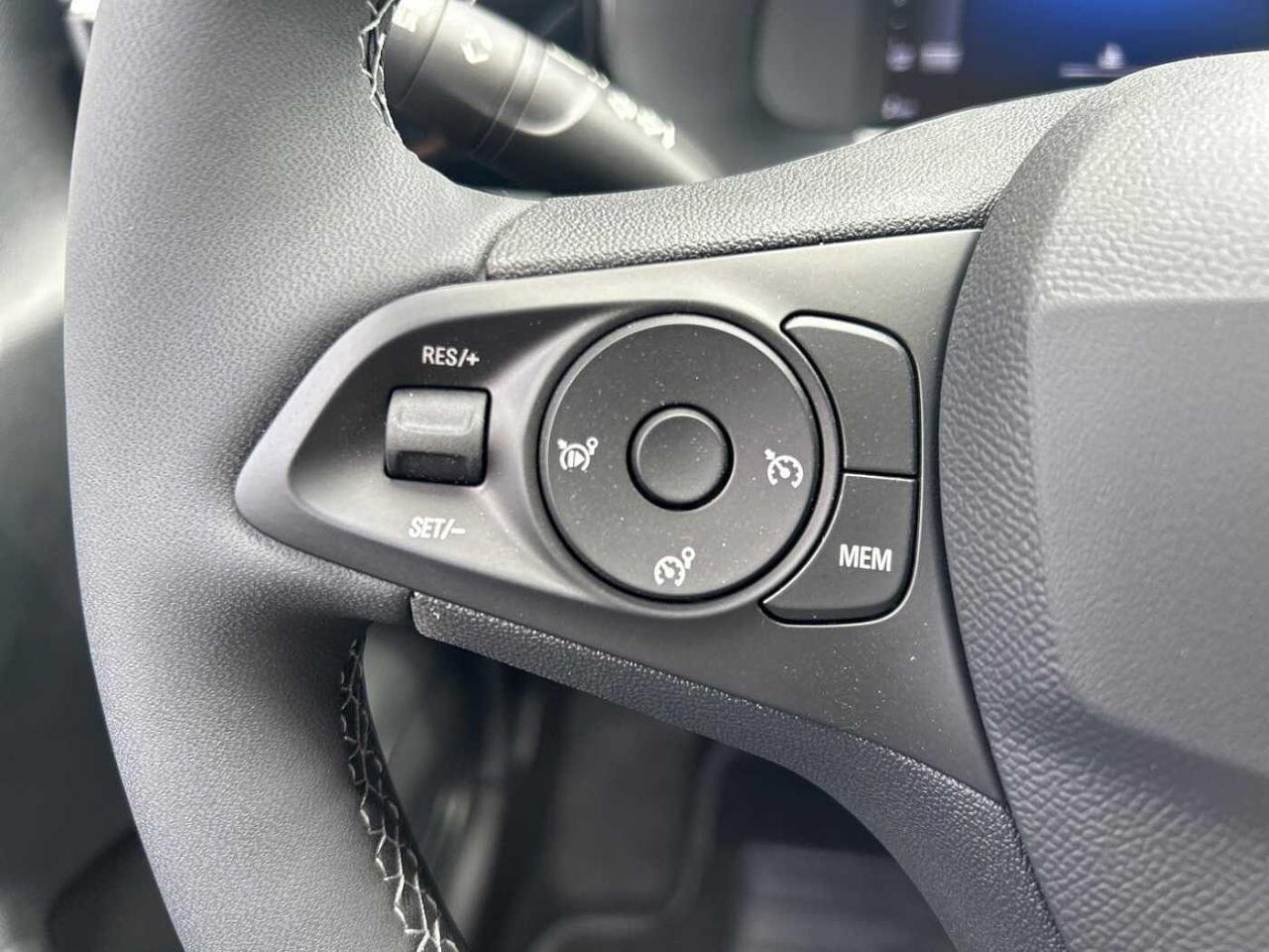 Opel Opel Corsa usata, con interno nero
