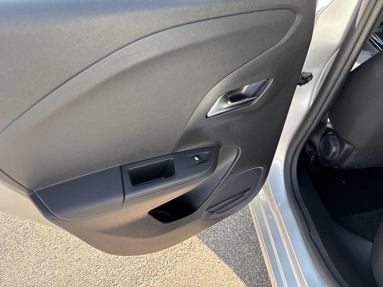 Opel Opel Corsa usata, con alzacristalli elettrici anteriori , numero ad impulso 2