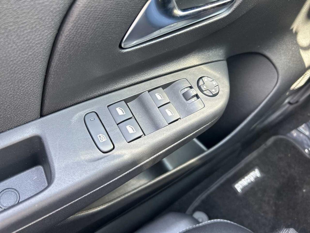 Opel Opel Corsa usata, con cd-radio