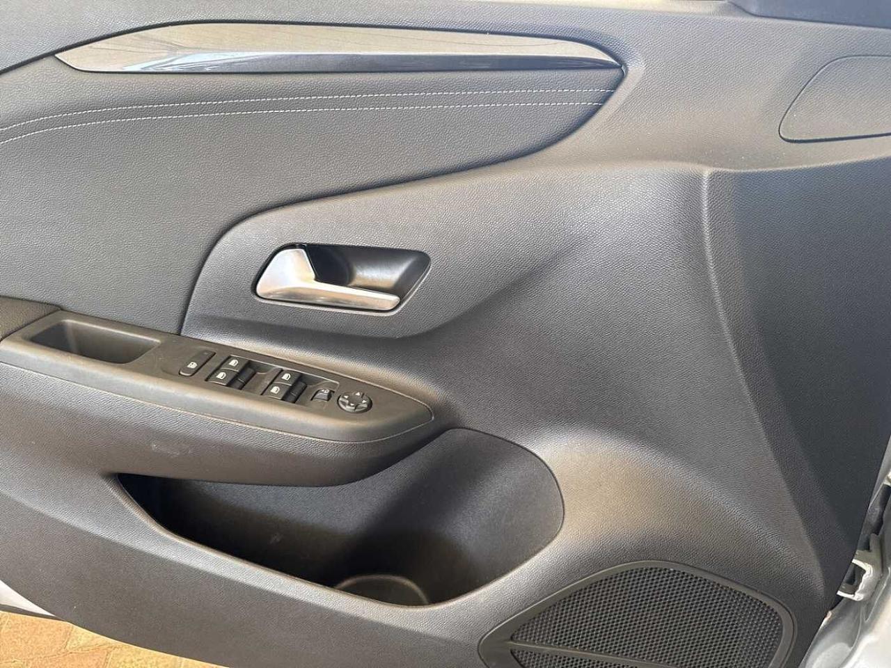 Opel Opel Corsa usata, con assistenza alla frenata
