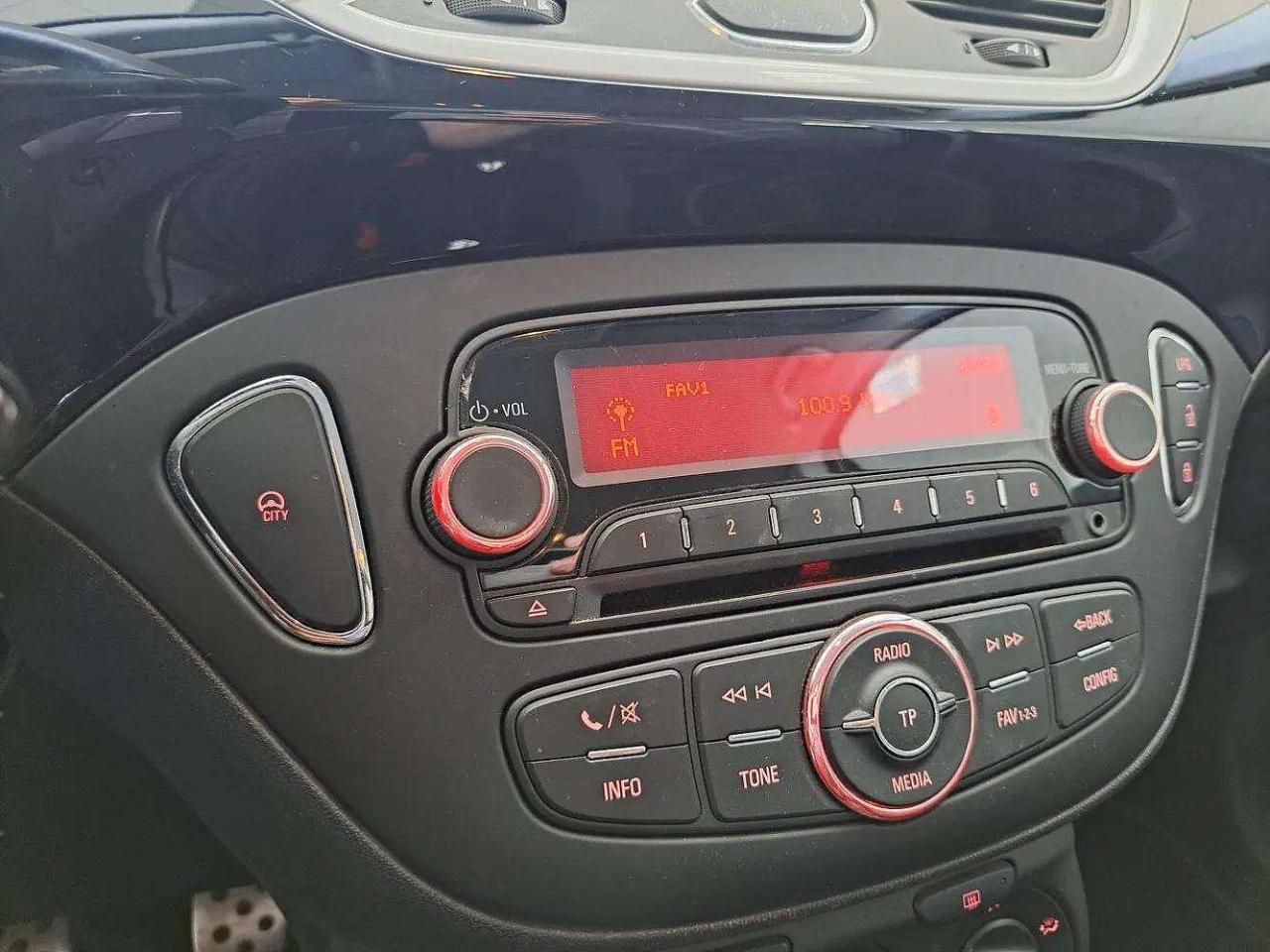 Opel Opel Corsa usata, con interno grey
