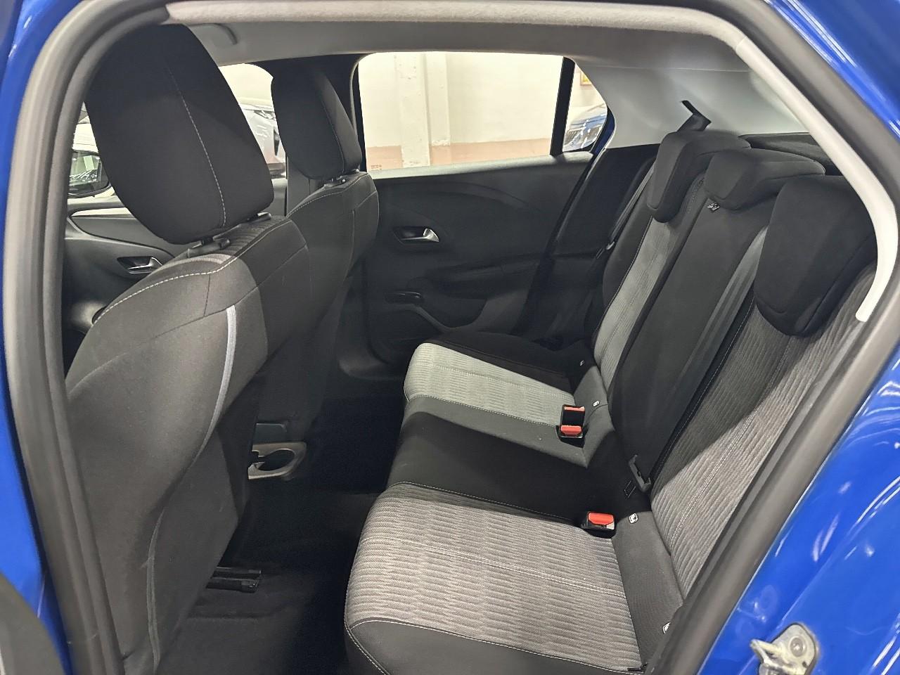 Opel Opel Corsa usata, con 2 poggiatesta sedili ant. e sedili post. , con reg. in altezza