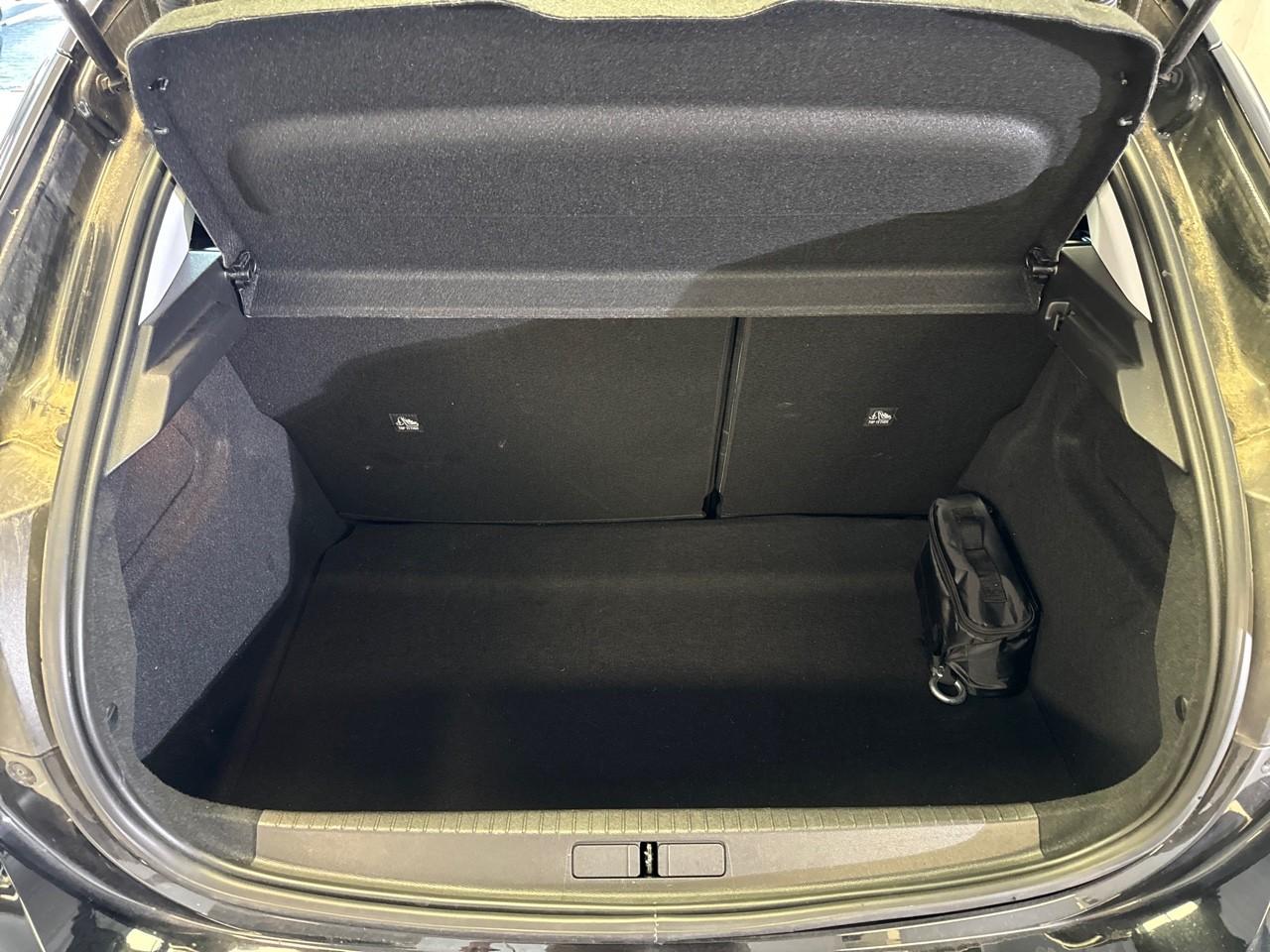 Opel Opel Corsa usata, con comandi audio al volante