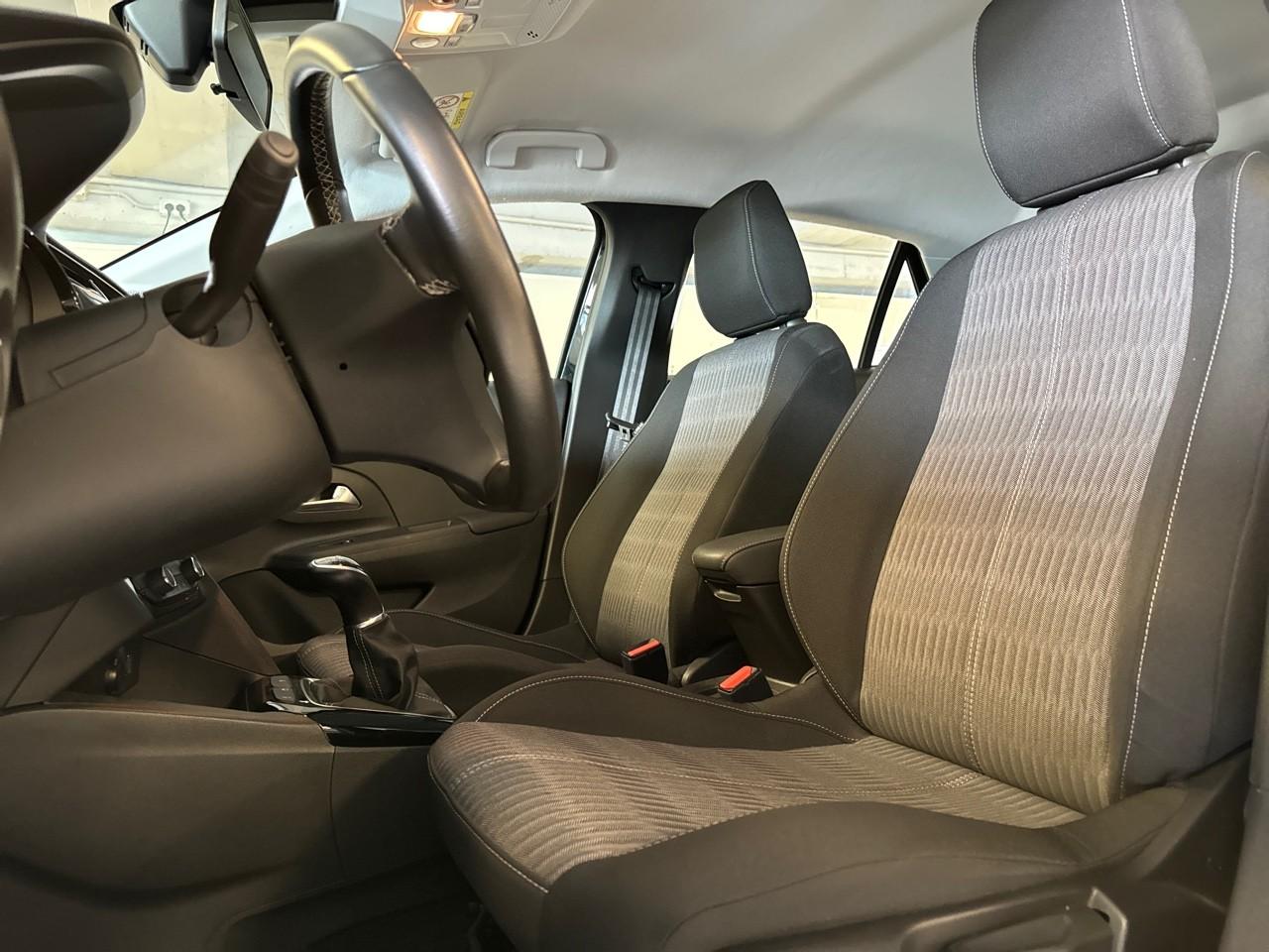 Opel Opel Corsa usata, con conness.dispositivi est.intrattenimento include porta usb anteriore, 1 e 0