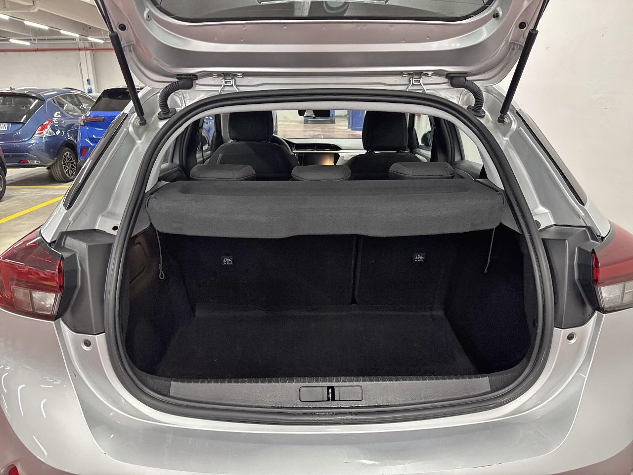 Opel Opel Corsa usata, con comandi audio al volante
