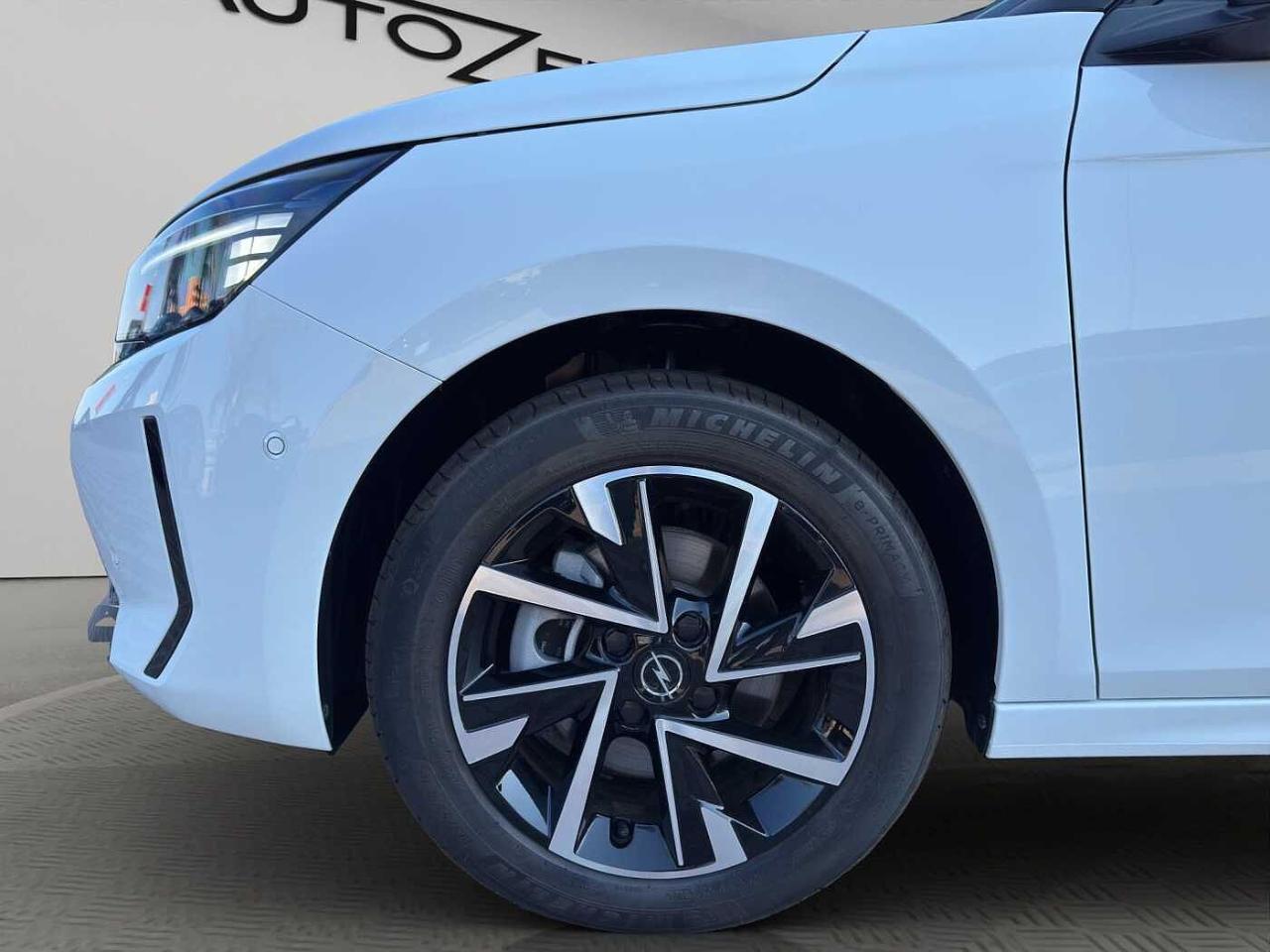 Opel Opel Corsa usata, con airbag frontali e laterali lato guida e passeggero, airbag a tendina anteriori