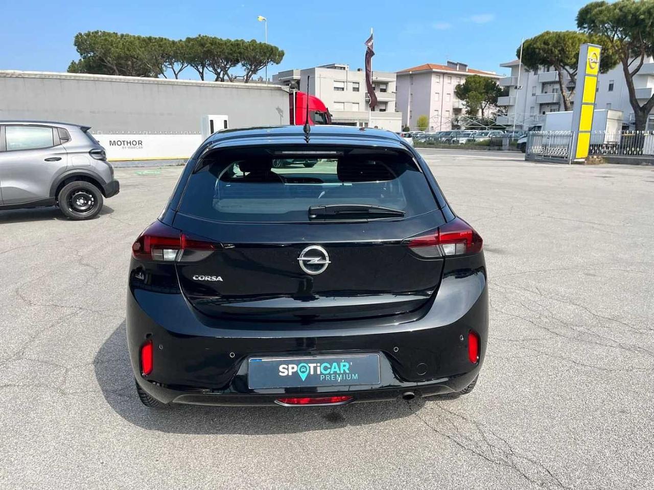 Opel Opel Corsa usata, con b-pillar nero lucido