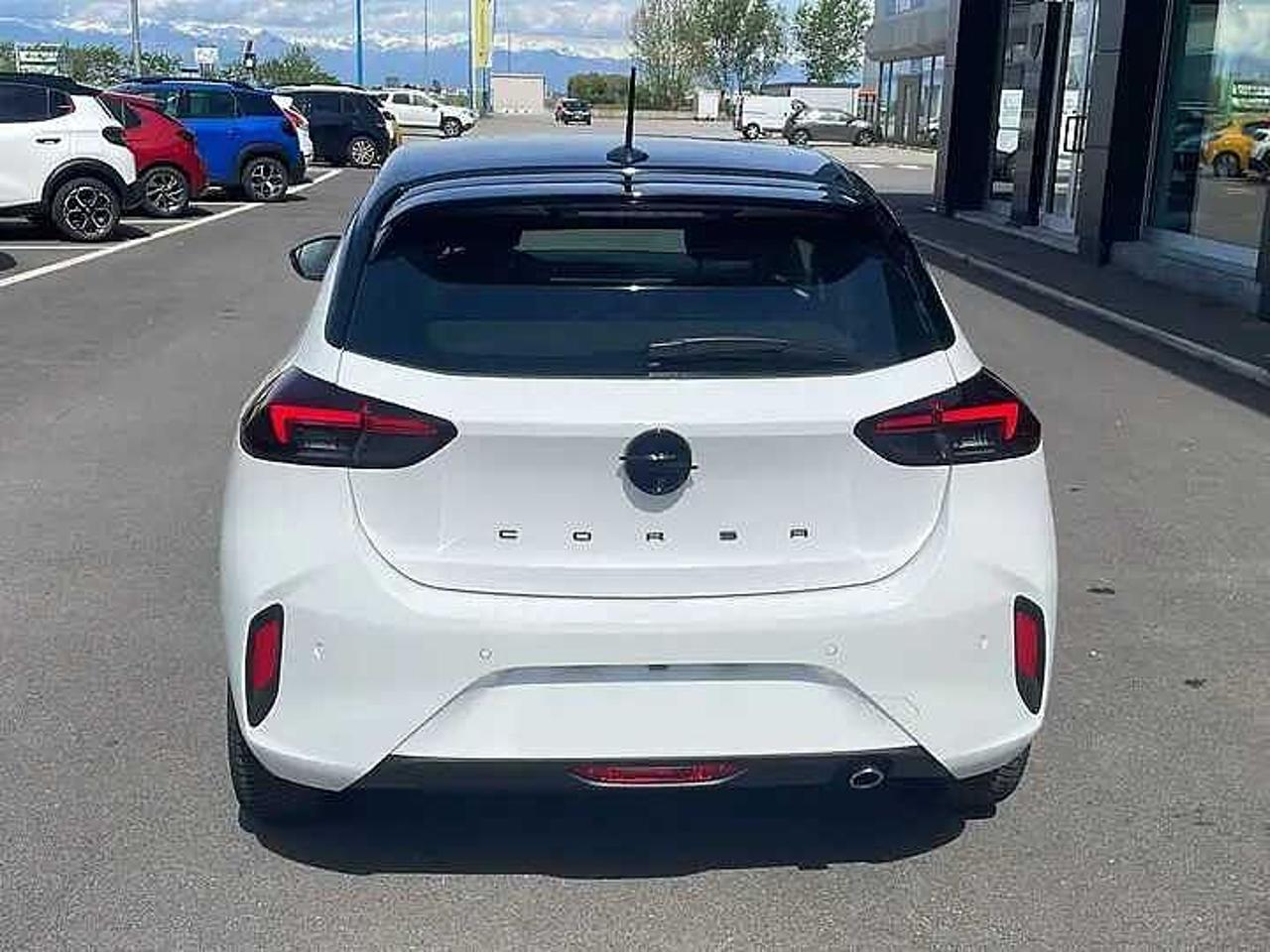 Opel Opel Corsa usata, con bracciolo porta oggetti