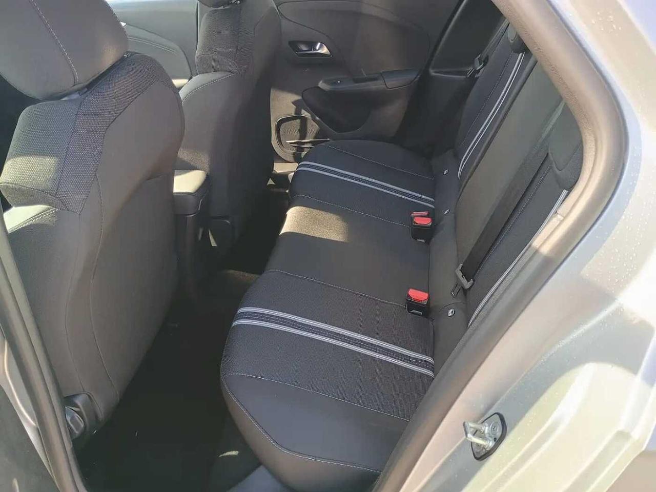 Opel Opel Corsa usata, con 5 sedili